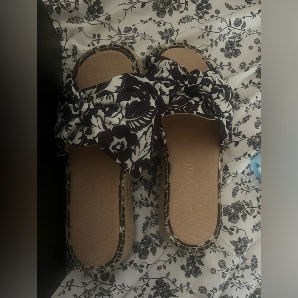 Kate Spade Lucie Tropical Foliage  Black and White Women's Espadrilles